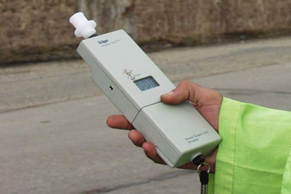 S-a urcat băut la volan. Acum are dosar penal