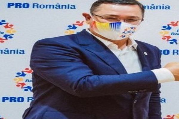 Victor Ponta: „Aveau unii pe stoc FFP2. Eu am masca textila, am zburat cu toate liniile aeriene, nu mi-a zis nimeni nimic”