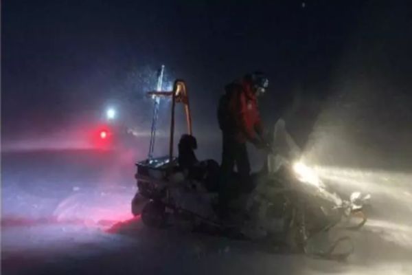 Schiori RĂTĂCIȚI pe munte: Intervenție de salvare DIFICILĂ