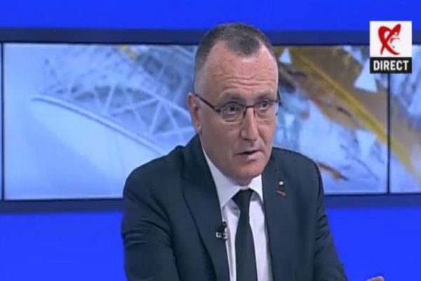 Sorin Cîmpeanu, acuzat de TĂIEREA burselor de merit din România, fără consultare - CÂȚI elevi sunt afectați în 2022 | DOCUMENT