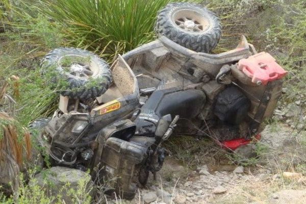 Un tânăr din Oradea s-a răsturnat cu ATV-ul! 