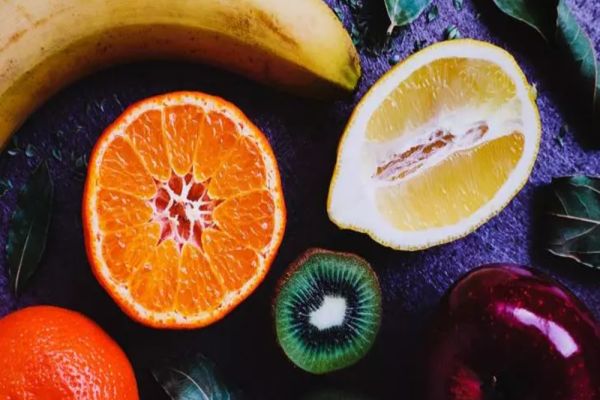 Topul fructelor din timpul iernii și beneficiile neștiute ale fiecăruia