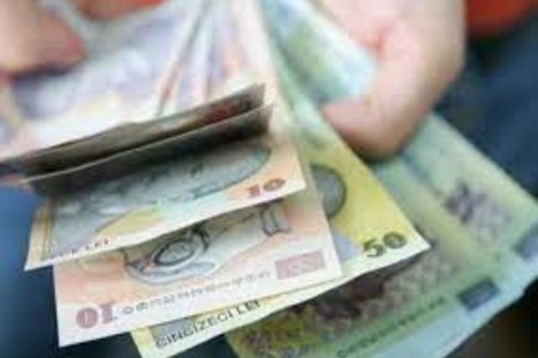 Bărbat, reținut pentru înşelăciune prin metoda „șmen”. Trebuia să fie în izolare la domiciliu