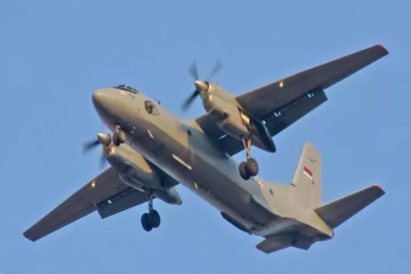O navă a Rusiei ar fi doborât un avion rusesc în Marea Neagră dintr-o eroare de comunicare