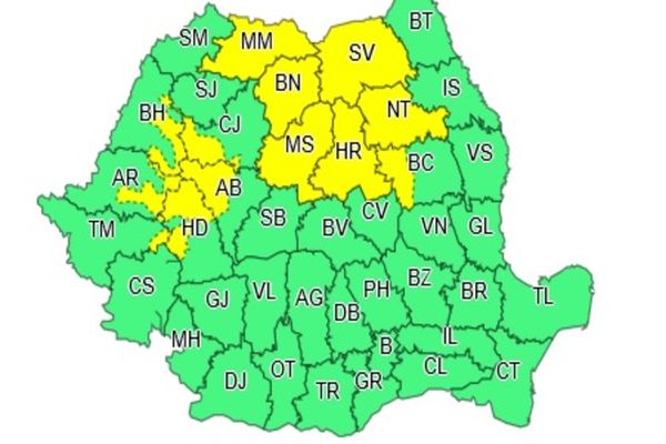 S-a întors IARNA: temperaturi negative, lapoviță și ninsoare. La munte, strat de zăpadă