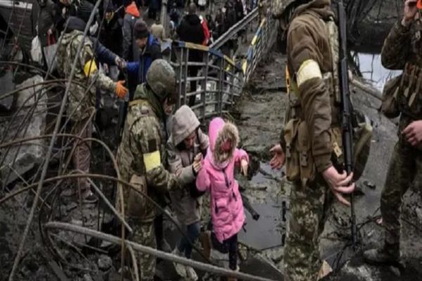 Război Ucraina. Mărturii din INFERN: Cum a reușit să scape o familie cu 4 copii din Mariupol, după 100 de kilometri pe jos