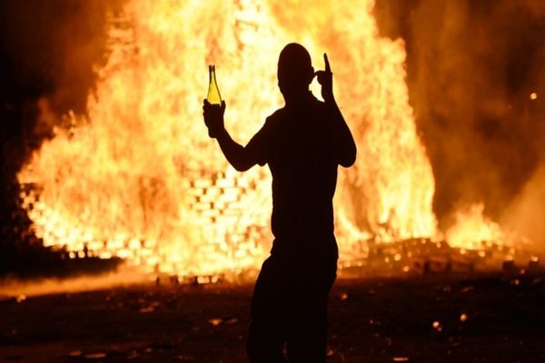 Și-a dat foc la casă după ce s-a certat cu iubita