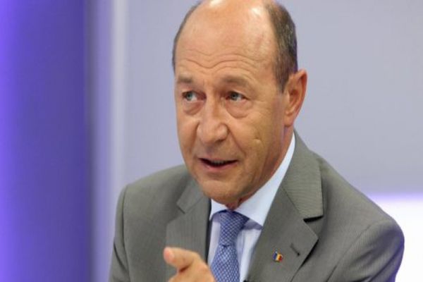 Casa lui Băsescu a fost vandalizată din nou - Ce mesaj a fost scris de această dată pe gardul locuinței