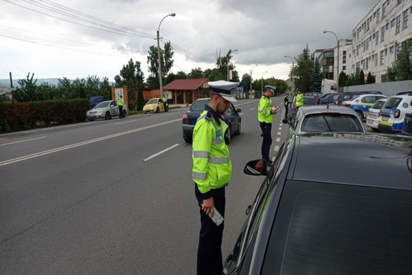 Bistrițean fără permis, depistat la volan în Câmpeni