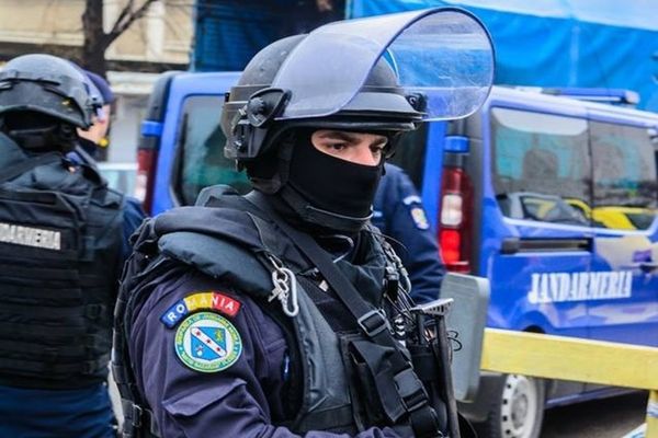 Mobilizare amplă de sărbătorile pascale: Peste 24.000 de polițiști, jandarmi, prezenți în weekend, de Florii și Paștele catolic