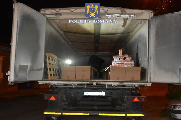 Peste un milion de țigări de contrabandă descoperite într-un camion care transporta cartofi