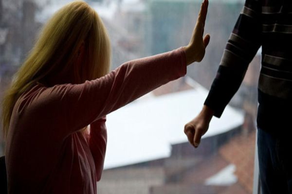 Ordin de protecție provizoriu și dosar penal pentru violență în familie