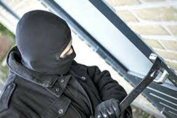 Patru case sparte de același hoț în Blaj