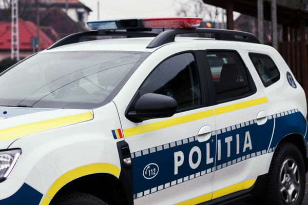 A profitat de neatenția unui bătrân și i-a furat bagajul