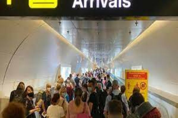 Șeful ANPC intervine pentru românii umiliți în aeroport: „Nici măcar aerul condiționat nu era pornit”