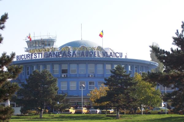 Aeroportul Băneasa se redeschide astăzi, după 9 ani de modernizare