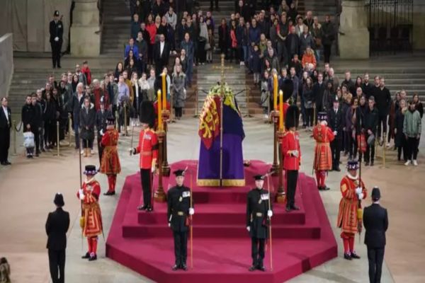 LISTA celebrităților care vor participa la funeraliile reginei: un actor neașteptat de la Hollywood, printre participanți