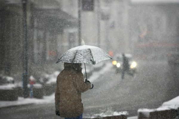 Vremea 3 octombrie - Temperaturi din ce în ce mai scăzute, ploi și descărcări electrice - Lapoviță și ninsoare la munte