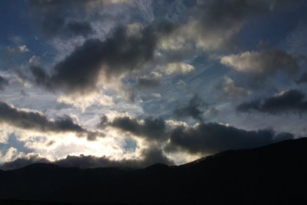 Vremea 12 octombrie - Vreme ploioasă în nordul și centrul țării - Maxime între 14 și 20 de grade