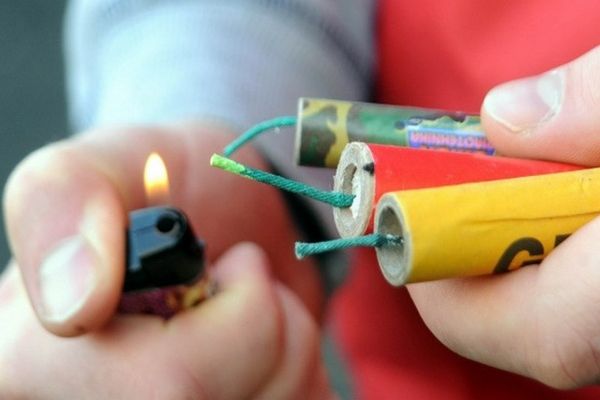 Controale la comercianții de articole pirotehnice! Ce au găsit polițiștii