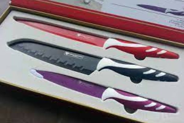 Atenție la șarlatanii deghizați în vânzători! Un bătrân de 92 de ani a rămas fără economii