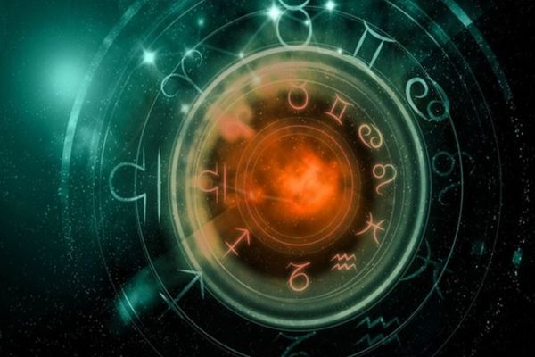 Zodiile care pot iubi sincer doi oameni în acelaşi timp - horoscopul triunghiurilor amoroase