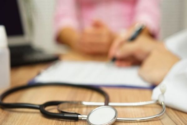 Nouă TAXĂ: pacienții care aleg un anumit medic la stat vor plăti serviciul, numit COPLATĂ