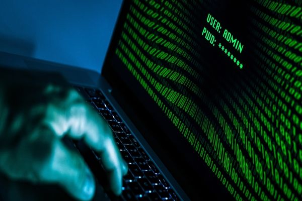 Troianul Schoolyard Bully exfiltrează informații din conturile Facebook