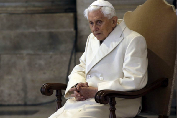 A murit fostul Papă Benedict al XVI-lea