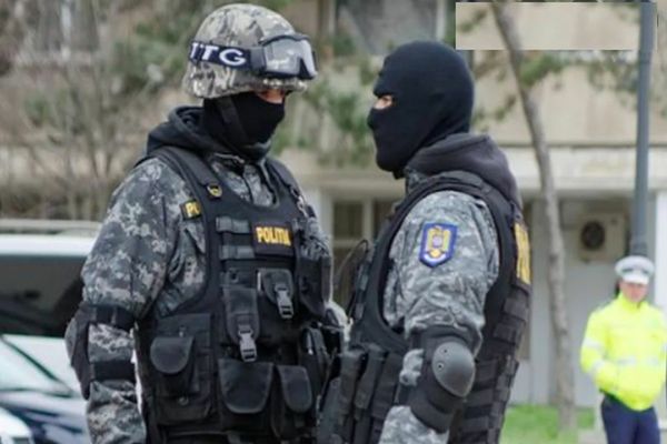 Percheziții la contrabandiștii de țigări! Peste 16.000 de țigări, confiscate de polițiștii - Deținătoarea acestora, reținută