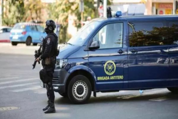 Alertă la Ambasada Ucrainei din București - Plicuri suspecte, asemănătoare celor cu explozibil din Spania - SRI a ridicat probele