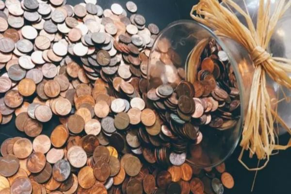 Moneda pe care trebuie să o ai în buzunar, în noaptea de Revelion, pentru a avea noroc la bani