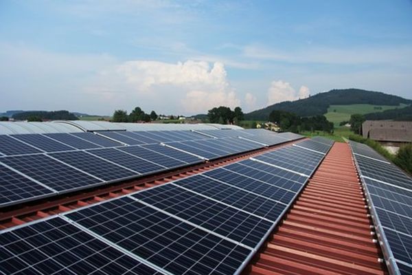 Ministrul Mediului: Am finalizat aproape 40.000 de cereri de finanţare din cele 45.000 pentru panouri fotovoltaice, 5.000 au fost respinse fiind nefinanţabile