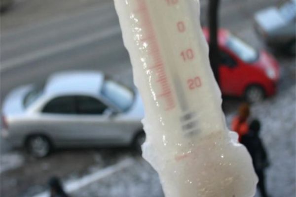 Ciclonul polar părăsește România, dar se instalează GERUL: temperaturi de -15 grade