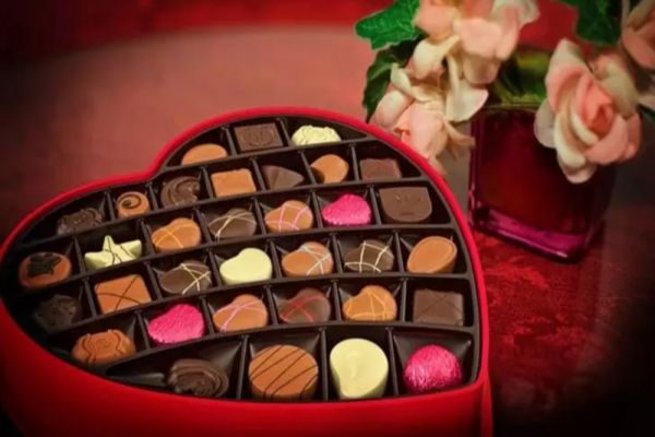 Otrava la raft! Bomboanele pentru Ziua Îndrăgostiților, bombe cu E-uri. Analiza InfoCons care taie elanul iubitorilor de desfătări dulci