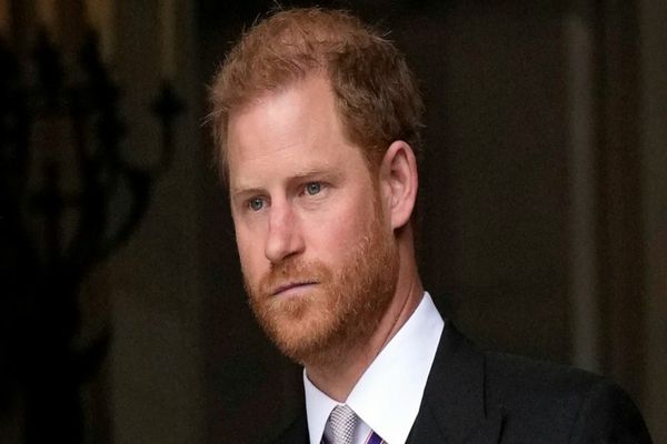 Prinţul Harry, noi acuzații la adresa Palatului Buckingham. Spune că familia ă i-a „ascuns informaţii” despre interceptările telefonice