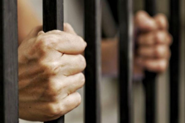 Infractor, condus după gratii