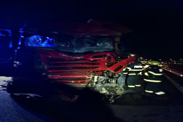 Accident la ieșirea de pe A10! Au fost implicate două TIR-uri