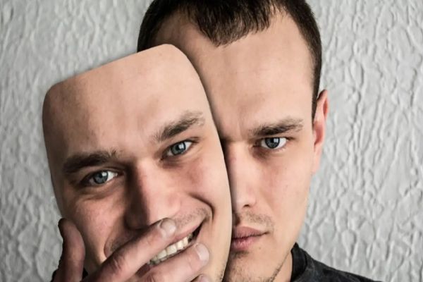 Cele mai prefăcute zodii. Așa le recunoști și le eviți