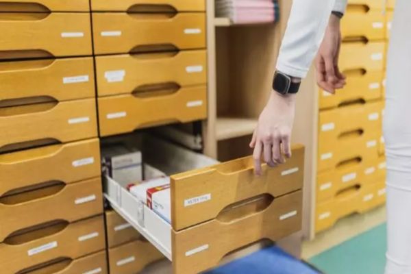 Pastilele de întinerit ar putea apărea în farmacii. O nouă dispută legată de "sănătatea" rezervată celor bogați