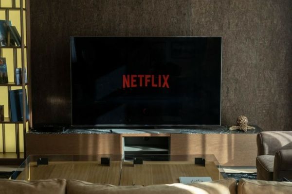Netflix a introdus taxa de partajare a conturilor în România