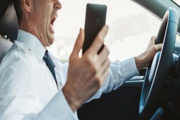 Nu se mai poate apropia 5 zile de soție!