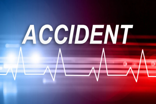 Motociclist luat pe capotă de o șoferiță de 23 de ani