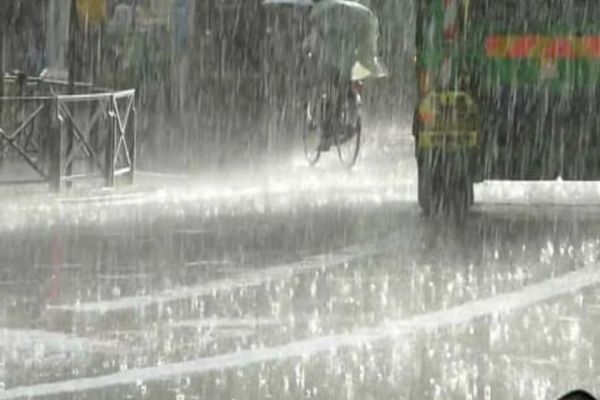 ATENȚIONARE METEOROLOGICĂ: COD GALBEN PENTRU INSTABILITATE ATMOSFERICĂ ÎN WEEKEND