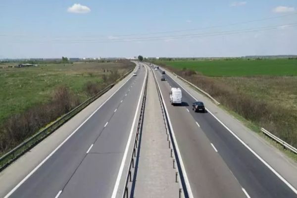 Accident pe autostradă - O persoană a fost grav rănită