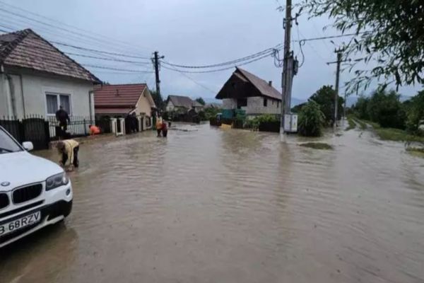 Alba: Opt localităţi, afectate de fenomene meteo extreme