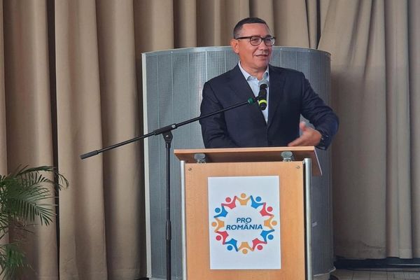 Victor Ponta nu crede că demisiile lui Budăi şi Firea vor rezolva problemele din azile: Dacă cineva a furat din banii bătrânilor, trebuie să stea la închisoare