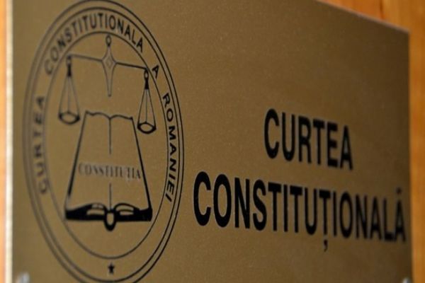 JUDECĂTORII CCR AU AMÂNAT DECIZIA PRIVIND CONTESTAȚIILE LA MĂSURILE AUSTERITĂȚII LUI BOLOJAN 