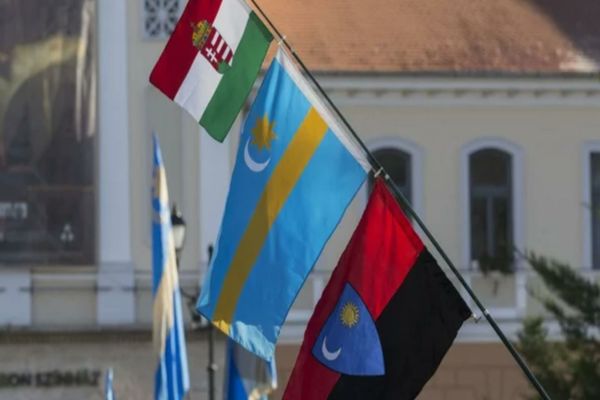 UDMR, sfidare maximă. Refuză arborarea steagului României