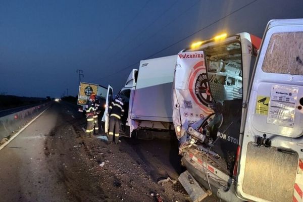 Un nou accident grav pe DN1 Ploiești - Brașov. Trei autoutilitare s-au făcut praf